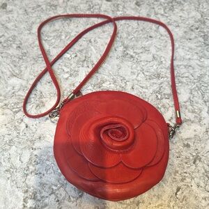 Vintage Italian leather made in Italy round bag with flower